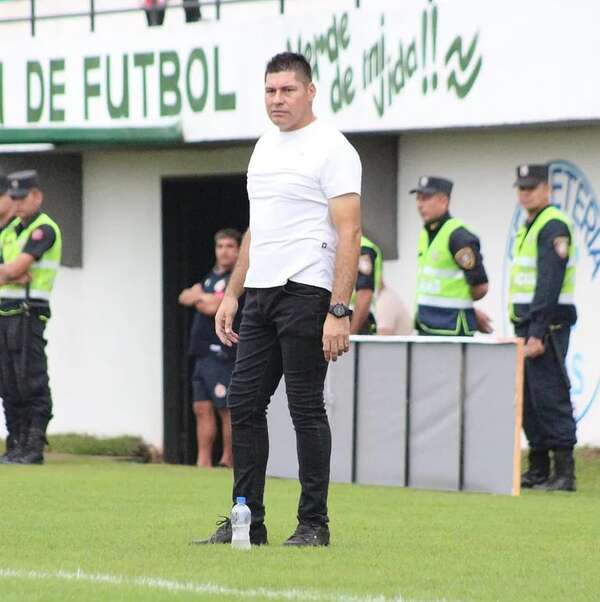 Intermedia: Arnaldo Espínola no sigue en Independiente de Campo Grande - Fútbol de Ascenso de Paraguay - ABC Color