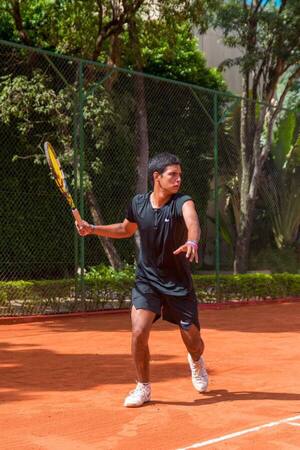 Alexander Baez avanza en torneo junior en EEUU - La Tribuna