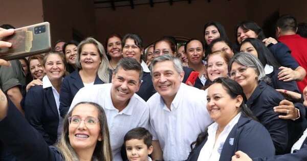 La Nación / “Con esfuerzo y dedicación desde las aulas construyen un país mejor”