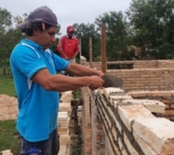 Trabajadores celebran su día en medio de precariedades e informalidad - Paraguay.com