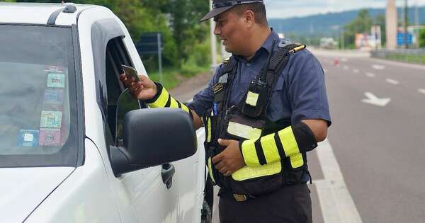 Diario HOY | Éxodo por feriado: Caminera sorprende a varios conductores