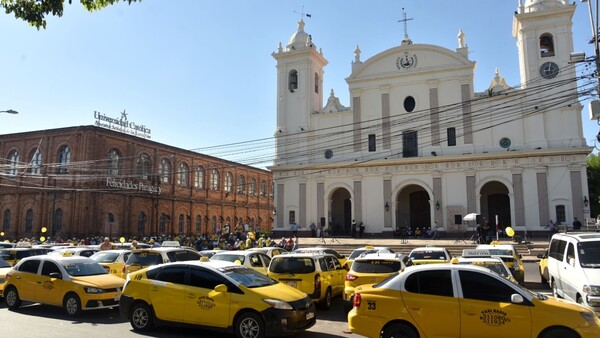 Taxistas exigen seguridad jurídica ante avance de plataformas de viajes