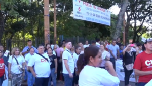 Celebración del Día de los Trabajadores: marcha reivindicativa en microcentro de Asunción - trece