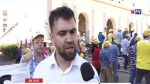 Taxistas protestan exigiendo seguridad jurídica - Noticias Paraguay