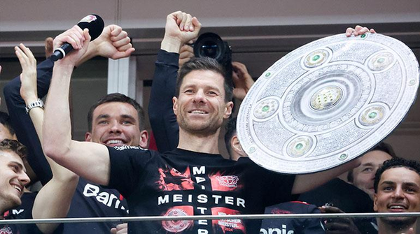 De Rossi se rinde a Xabi Alonso: "Es uno de los mejores entrenadores del mundo"