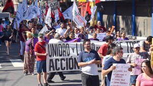 Trabajadores salieron a las calles de Asunción a reivindicar sus derechos