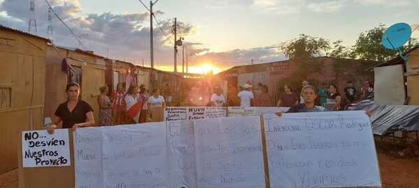 Familias de Costanera Norte exigen reubicación prometida por Municipalidad y MUVH - Nacionales - ABC Color