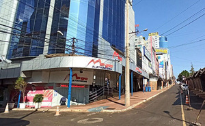 Feriado con poco movimiento comercial en Ciudad del Este | DIARIO PRIMERA PLANA