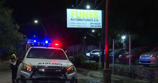 La Nación / Atacan con bomba molotov una playa de autos