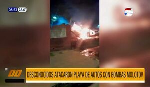 Desconocidos atacaron una playa de autos con bombas molotov | Telefuturo