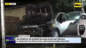 Video: Incendian automóvil en una playa de ventas  - ABC Noticias - ABC Color