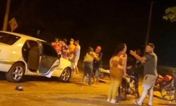 (VIDEO)Feroz pelea oiko en plena farra de trabajadores