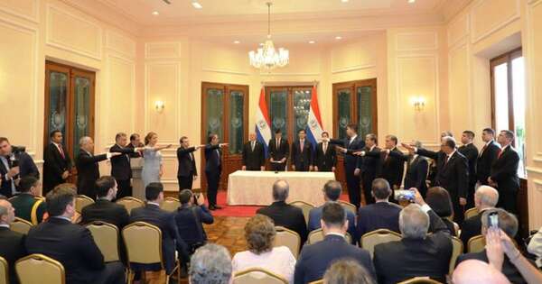 La Nación / Juramento de embajadores: Peña busca ubicar a Paraguay en el centro de la integración