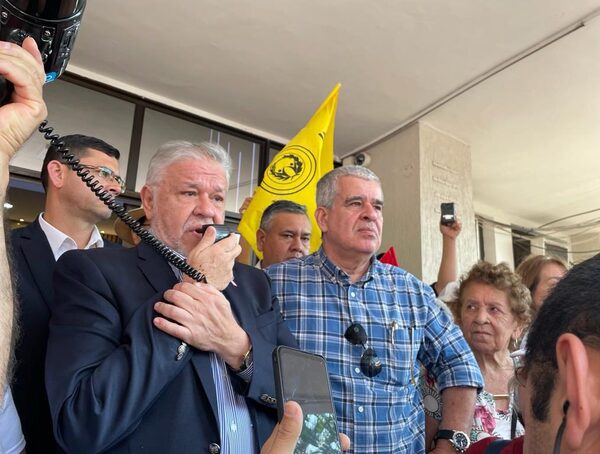 Critican el ‘diseño anticuado’ del sistema de salud del IPS · Radio Monumental 1080 AM