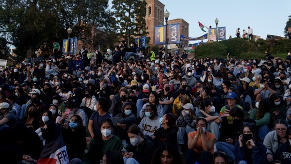 Policía de EEUU desmantela protesta propalestina en la universidad de Los Angeles