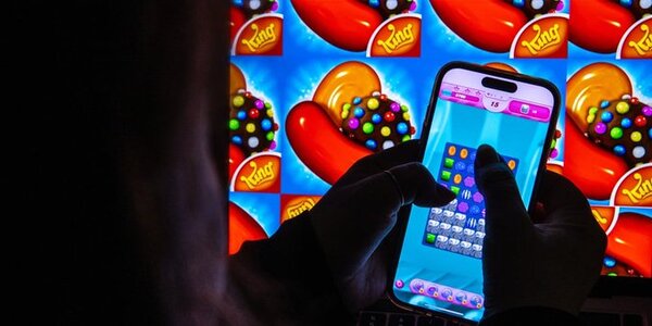 Pa’i gastó el dinero parroquial en juegos móviles de “Candy Crush, Mario Kart y Pokémon Go”