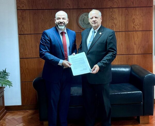 Berni solicitó al presidente de la CSJ agilizar provisión de matrículas de abogados - PDS RADIO Y TV