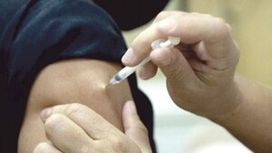 Dos personas tuvieron trombosis por vacuna AstraZeneca en el país
