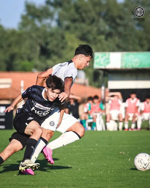 Los franjeados siguen liderando la Sub 16 - Fútbol - ABC Color