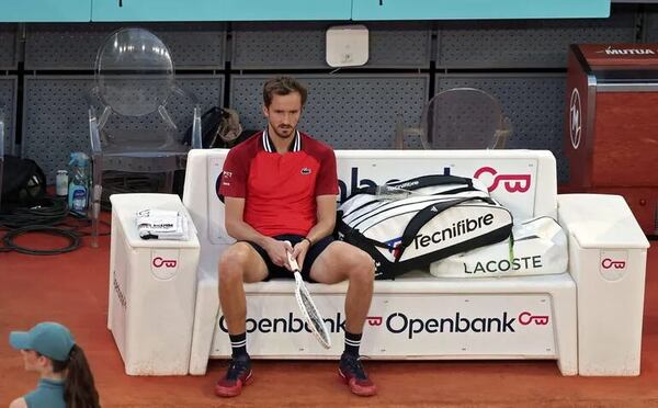 Medvedev abandona en cuartos en Madrid, Lehecka a semifinales - Tenis - ABC Color