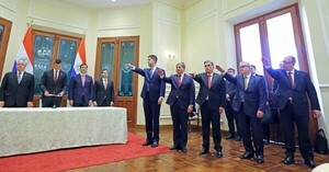 Peña pide a nuevos embajadores ubicar a Paraguay como centro de la integración - La Tribuna