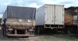 La Nación / Detienen un camión con 33 toneladas de soja aparentemente de contrabando