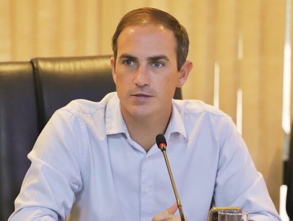 Pedido de renuncia a Penner: “Hay que ver si se puede hacer un pedido jurídico”, dice presidente del PPQ · Radio Monumental 1080 AM