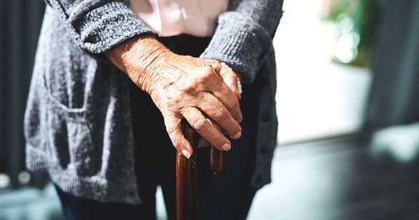 La Nación / Conocé los factores de riesgos de la osteoporosis