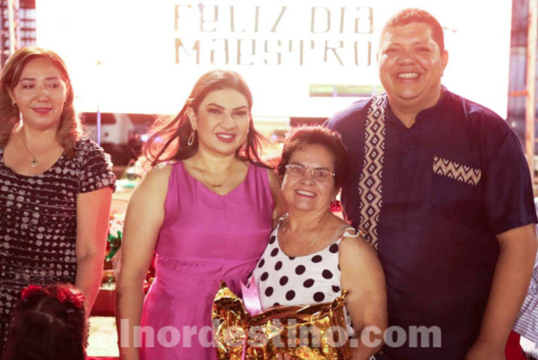 A Cancha Llena: Docentes del Departamento de Amambay fueron homenajeados en su Día por el gobernador Juancho Acosta - El Nordestino