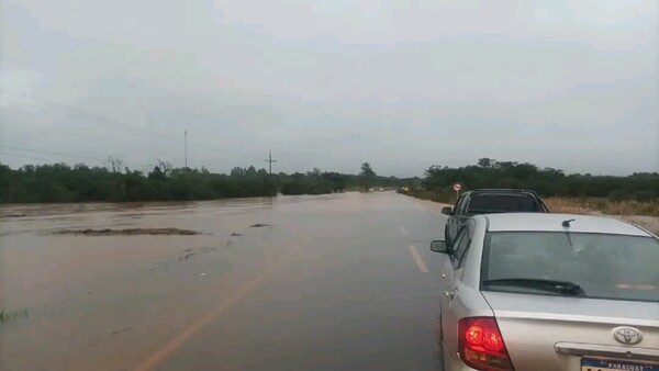 Medio centenar de familias en Encarnación afectadas por intensas lluvias e inundaciones