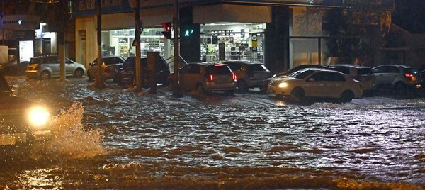 Intensa lluvia: recomiendan no circular por las siguientes avenidas - Unicanal