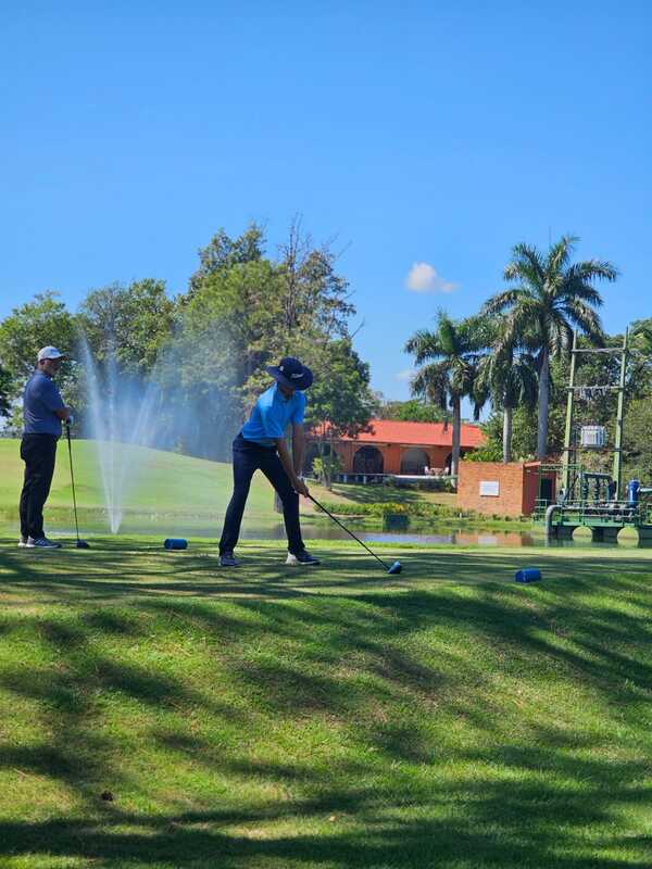 Erich Fortlage, Miguel Ayala Macchi y María Inés Jaime son líderes en golf - La Tribuna