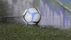 Versus / La tormenta entorpece el inicio del torneo de la Cuarta categoría
