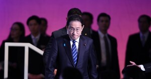El primer ministro de Japón visita Paraguay con unos 50 empresarios y la mira puesta en el Mercosur