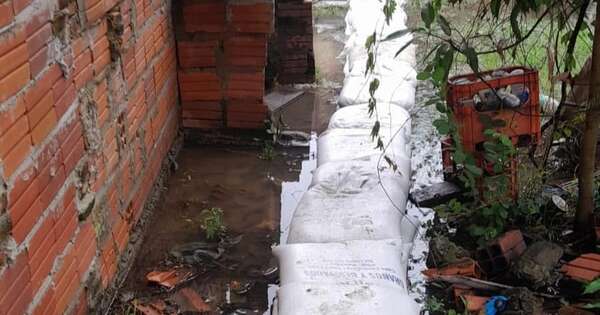 La Nación / Pilar: más de 150 familias ya fueron evacuadas por las inundaciones