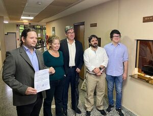 Sindicato de Periodistas pide mesa de diálogo al Congreso para garantizar seguridad ante agresiones · Radio Monumental 1080 AM