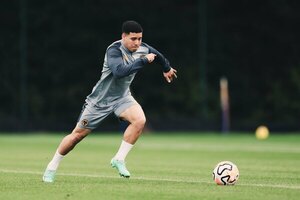 Versus / ¿Enso González debutará en la Premier League enfrentando al Manchester City?