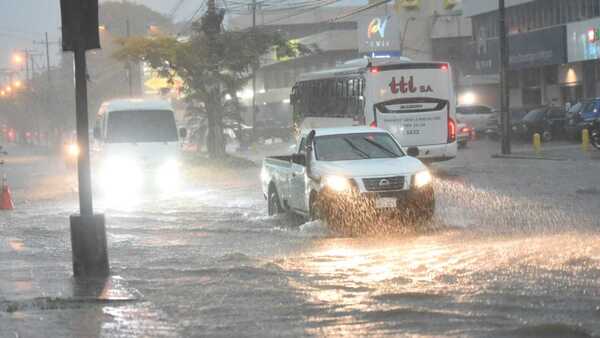 Un “malcriado” El Niño supera en pocas horas todo el promedio de lluvias de mayo