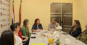 La Nación / En apoyo a las víctimas de violadores seriales, ministra de la Mujer visitó Coronel Oviedo