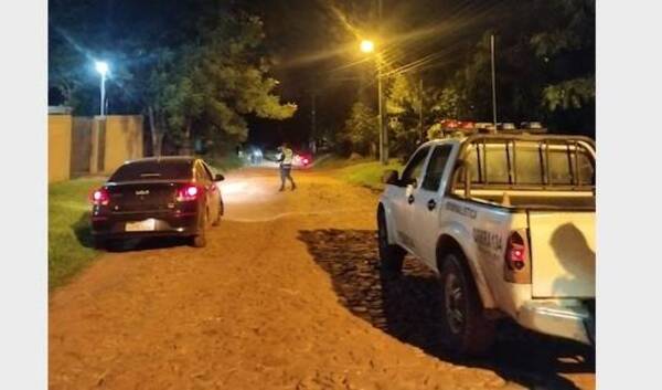 Le pidieron que saque su auto del medio de la calle y baleó al rollo