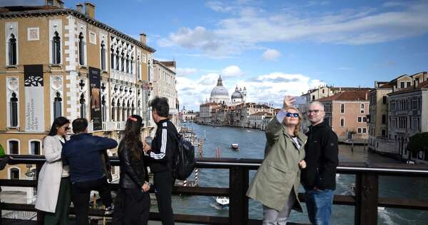 La Nación / Turismo masivo: así se protegen los destinos más visitados del mundo