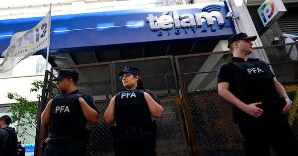 La Nación / Cierran corresponsalías de la agencia Télam