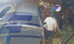 En pandilla asaltaron a pareja en Asunción | Telefuturo