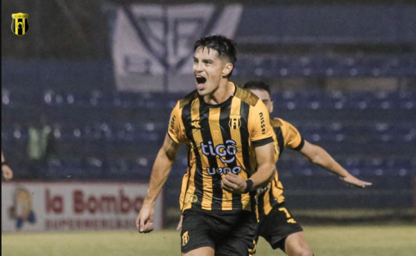 Versus / Golazo de Guaraní gracias a la jugada de laboratorio de ‘Chiqui’ Arce