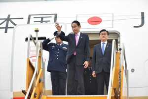 After intense activities in Paraguay, the Prime Minister of Japan left today - .::Agencia IP::.