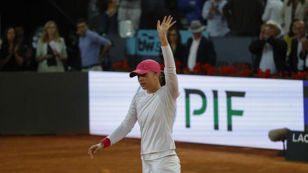Swiatek gana su primer título en Madrid