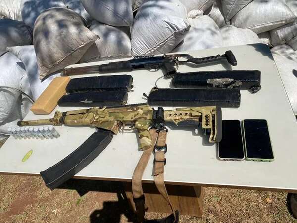 Incautan más de cinco toneladas de marihuana y armas en zona rural de Amambay - Policiales - ABC Color