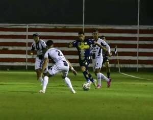 Tacuary vs. Sportivo Trinidense: Igualdad sin goles en los Jardines - Fútbol - ABC Color