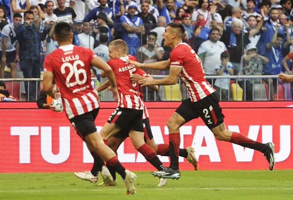Estudiantes gana Copa de la Liga argentina al vencer a Vélez en penales 4-3