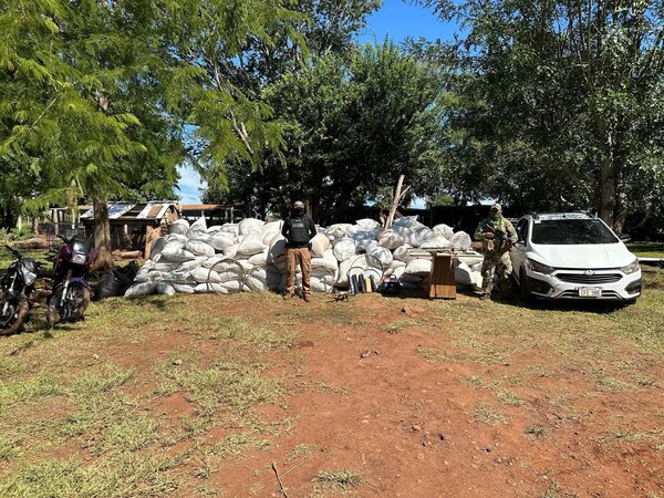 Dos detenidos durante incautación de 5 toneladas de marihuana por la SENAD - Radio Imperio 106.7 FM